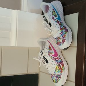 Girls Nike Revolution Shoe